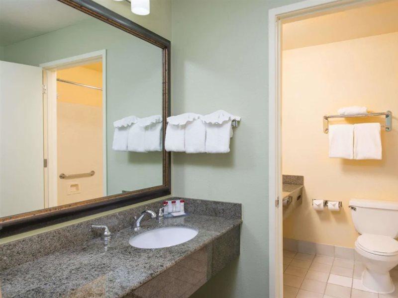 Radisson Hotel West Sacramento Esterno foto