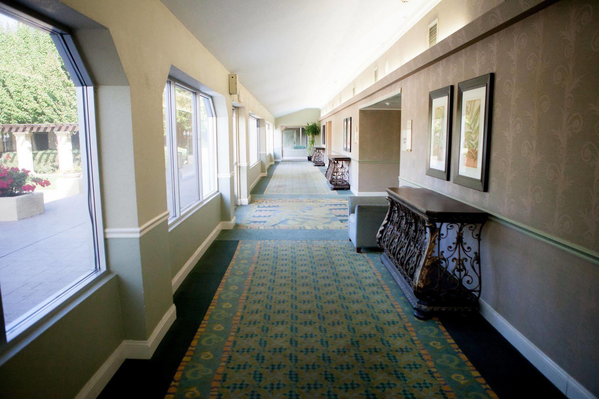 Radisson Hotel West Sacramento Esterno foto